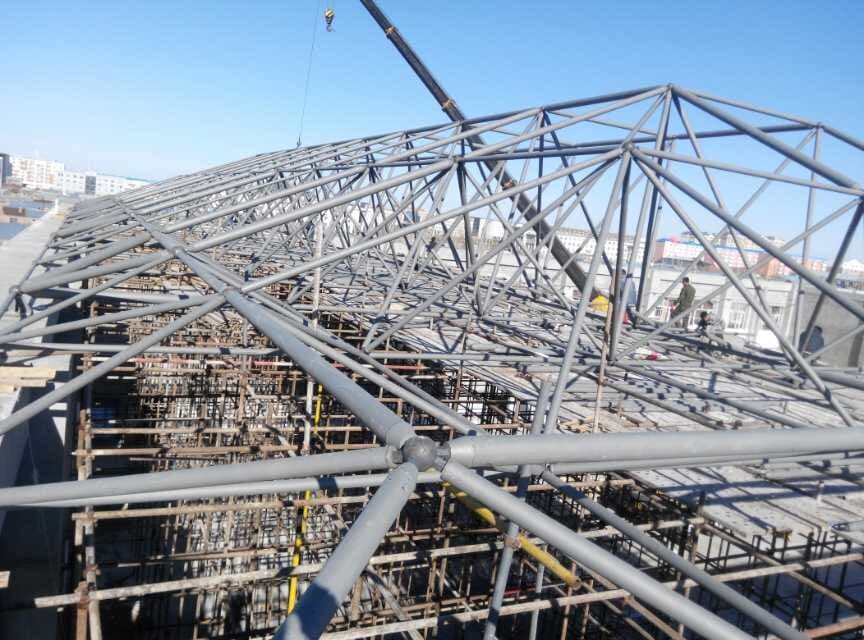 鹿泉商贸城屋顶网架工程